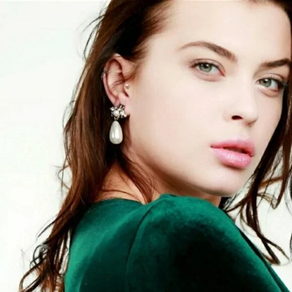 New Gold Pearl Bee Drop Earrings. - Picture 2 of 4